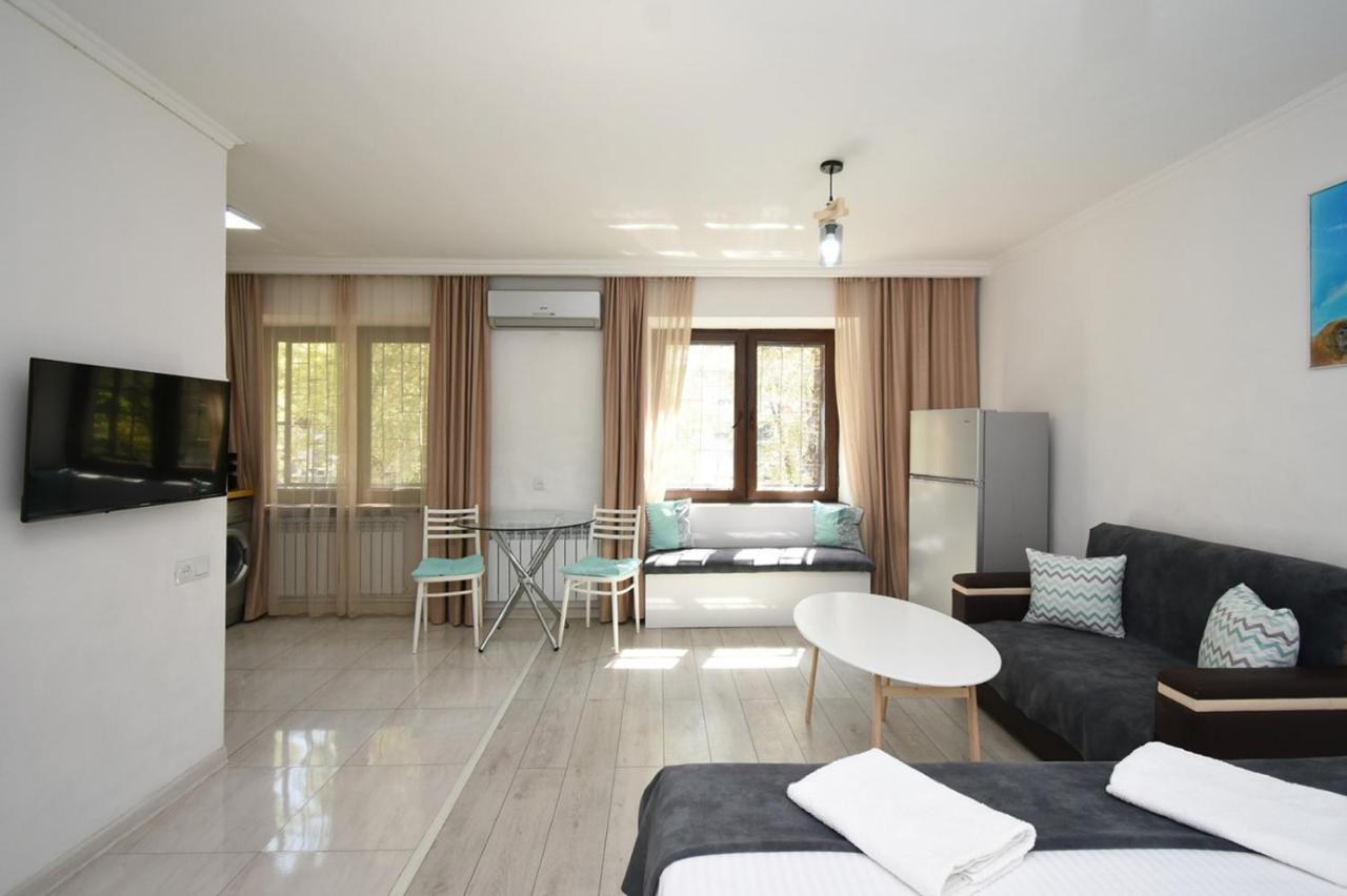 Cozy Apartment Near To The Metro H Kochar 19 Yerevan Exterior photo