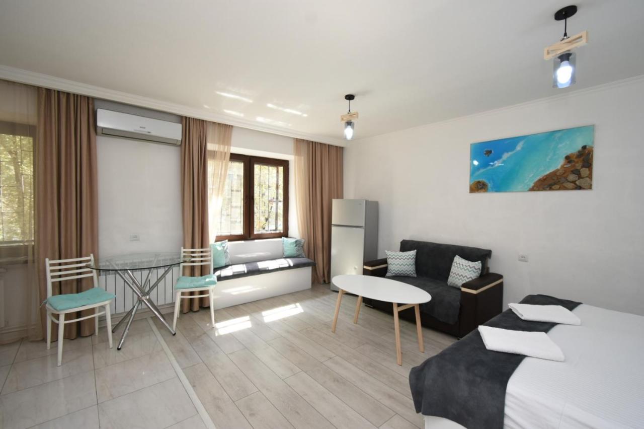 Cozy Apartment Near To The Metro H Kochar 19 Yerevan Exterior photo
